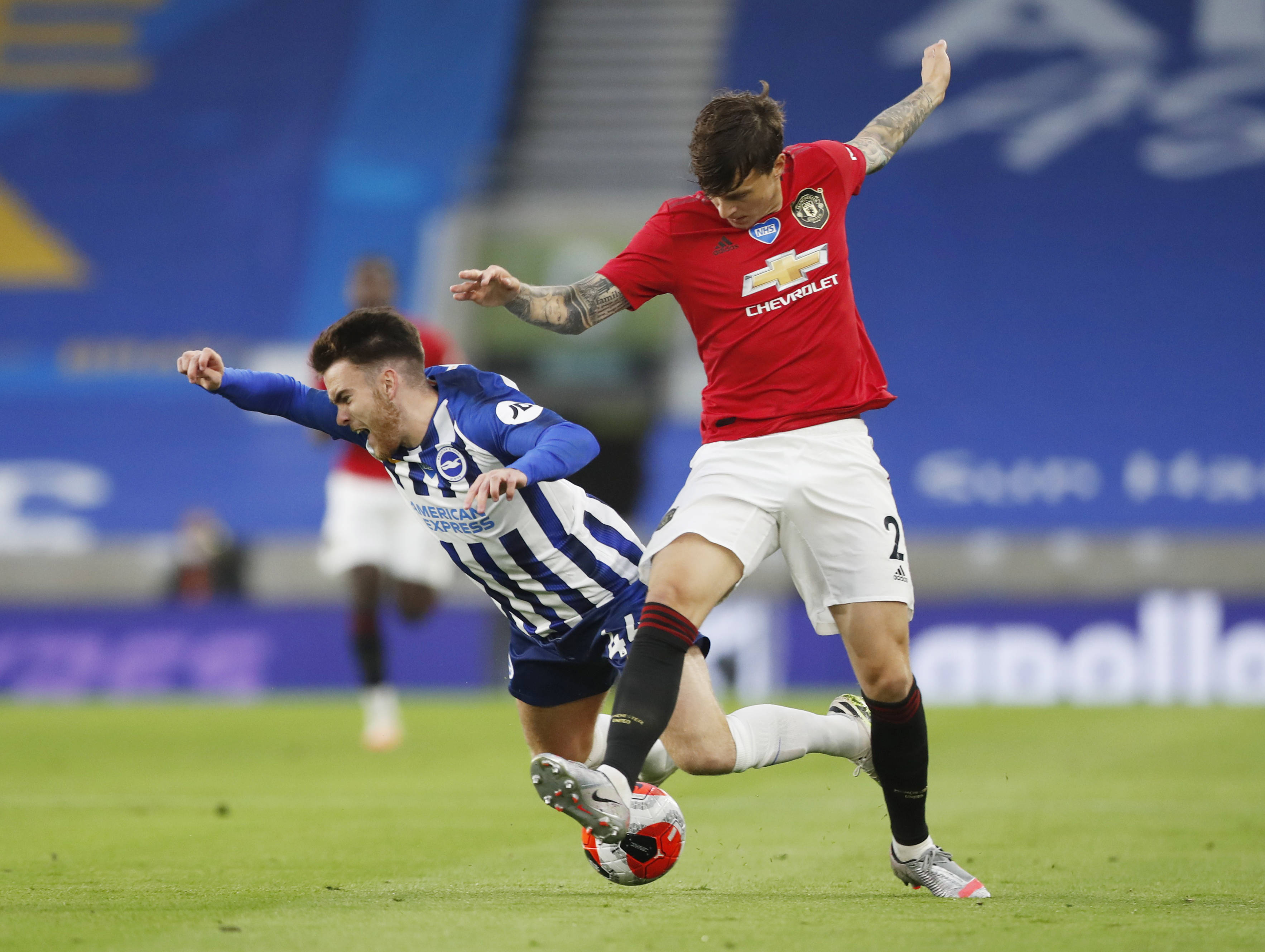 焦点大战：英超上演巅峰碰撞