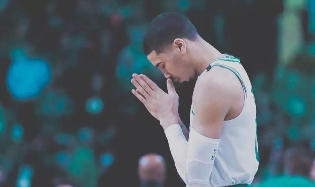 爱游戏官网-雷霆险胜青岛队，塔图姆高光表现