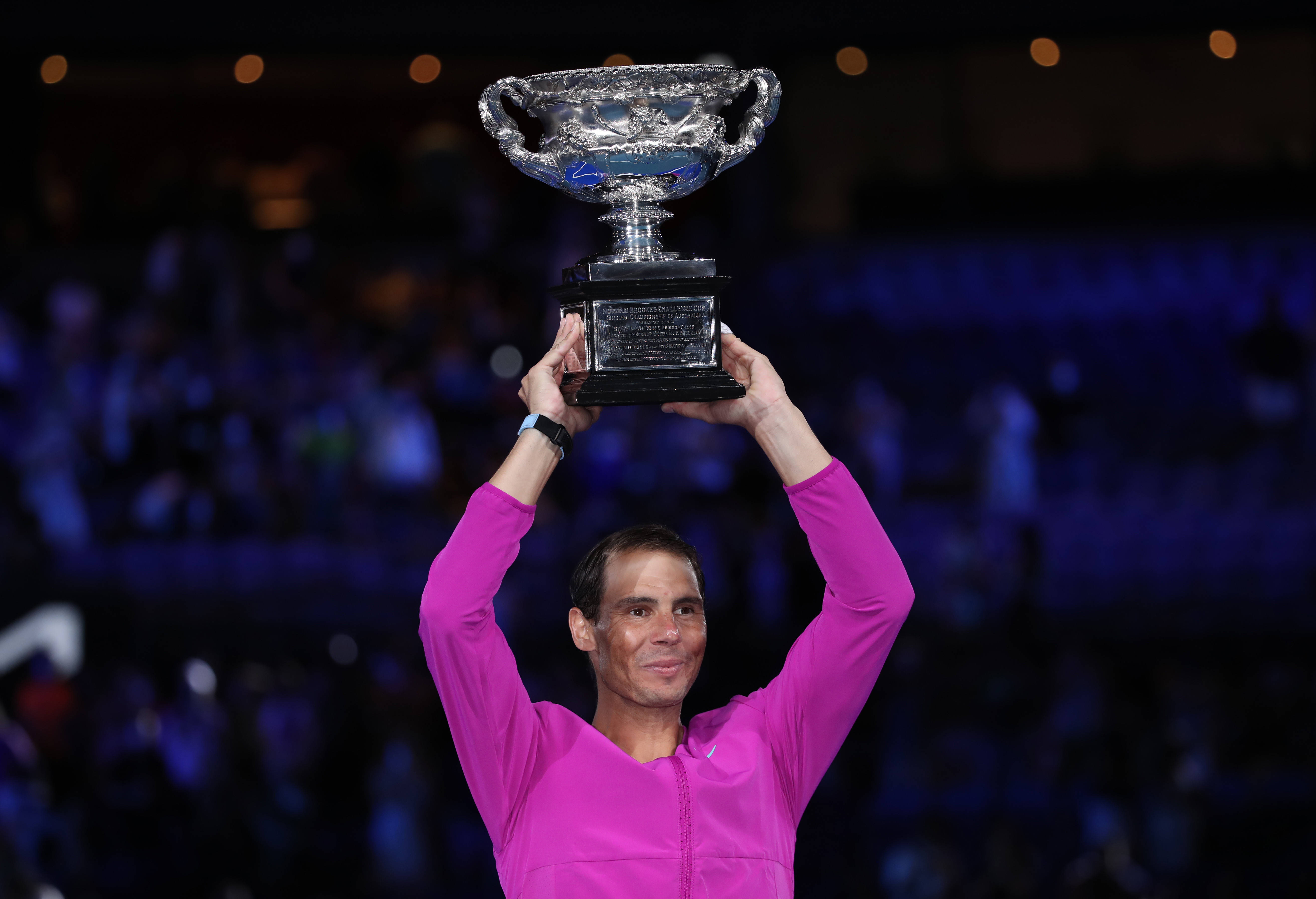 爱游戏官方-ATP总决赛完胜年终总决赛，纳达尔惊艳四座