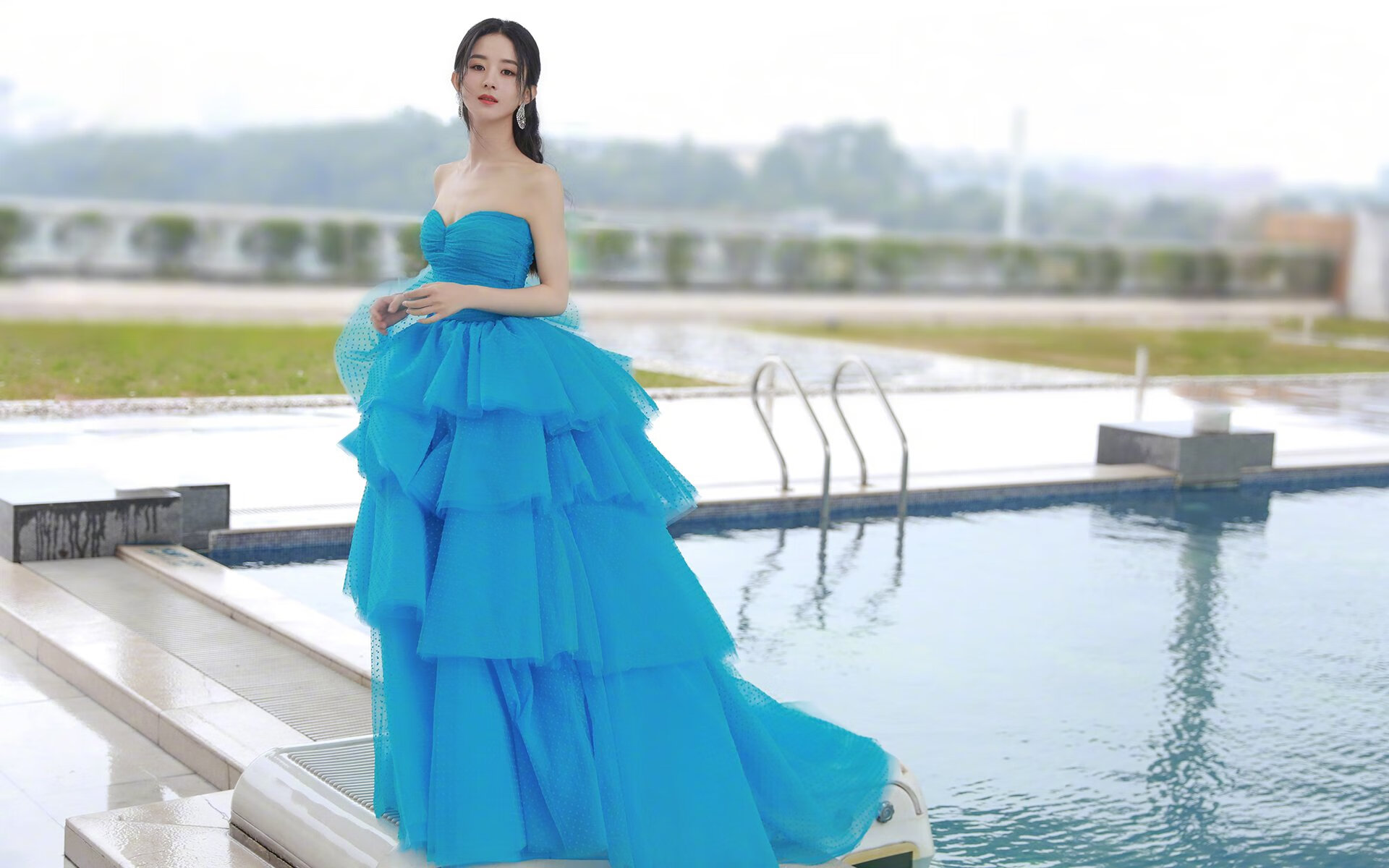 爱游戏体育-双星闪耀，破晓之战，尼克斯绝杀广厦，浓眉里程碑铸就紫金篇章