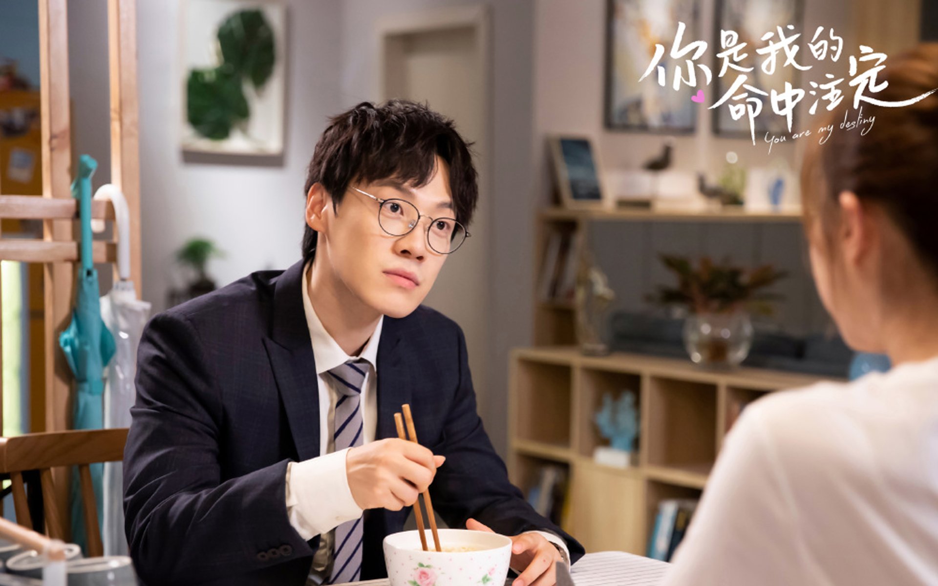 爱游戏入口-平行时空的交响，詹姆斯背负压力绽放，尼克斯用纪律铸就铜墙